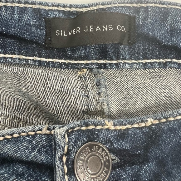Silver Women’s Blue Jeans Sz W32/L31 Tuesday Bootcut Distressed Pockets Stretch - Picture 6 of 13